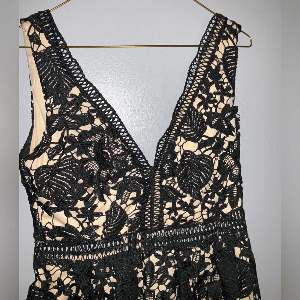 Romeo Juliet Couture Black Double V Lace Midi Dress [ SZ med ] - Picture 2 of 16